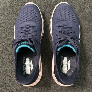 Skechers slip-ins arch fit, size 8 women’s.